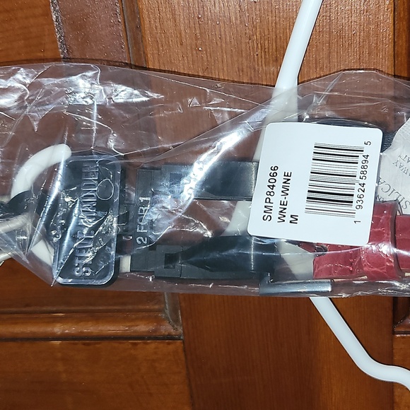 Steve Madden 2 for 1 Black/Dark Wine Croc Belt Set NWT Size M - Picture 3 of 5